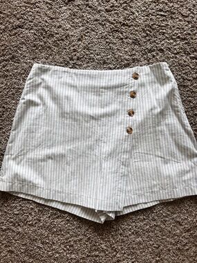 Striped Linen-Blend High-Rise Women’s Skort - Cream with Blue Pinstripes